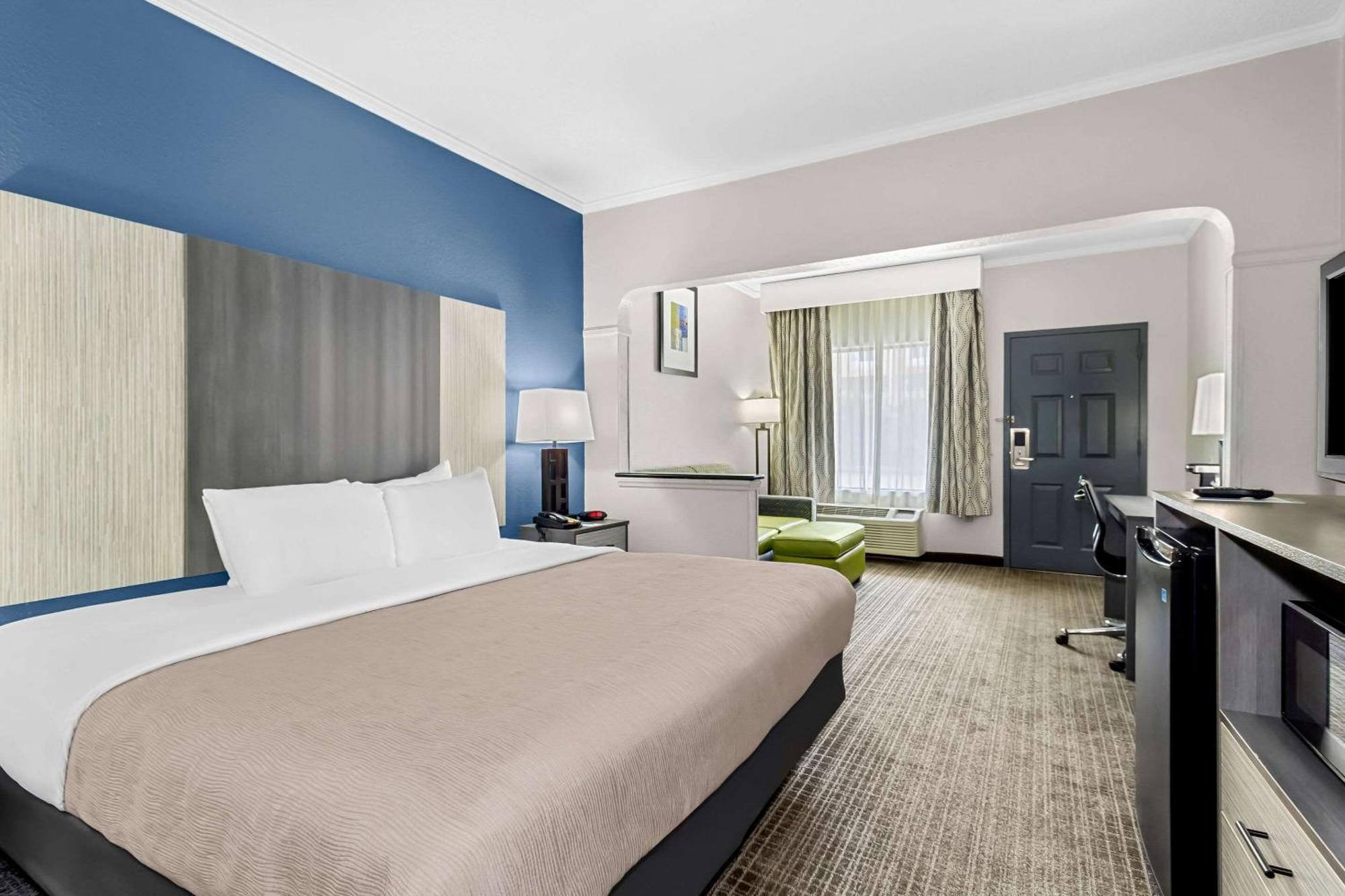 Quality Inn & Suites Florence Civic Center Экстерьер фото