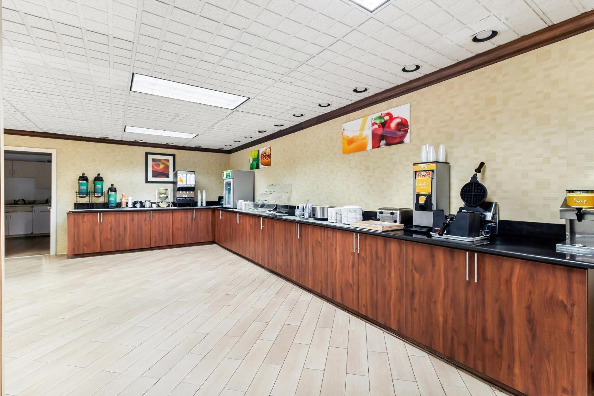 Quality Inn & Suites Florence Civic Center Экстерьер фото