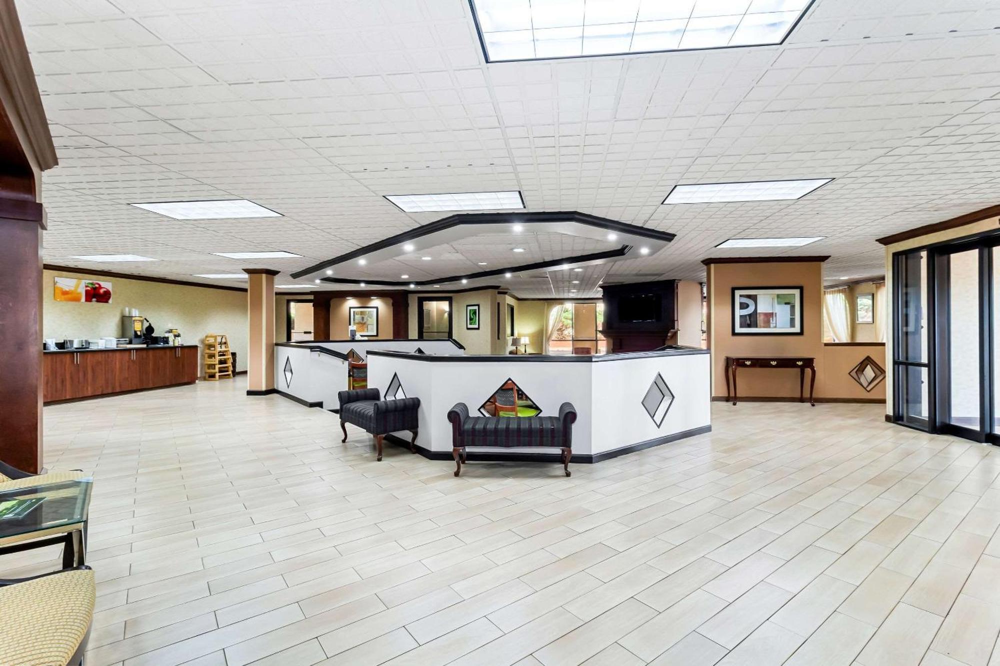 Quality Inn & Suites Florence Civic Center Экстерьер фото