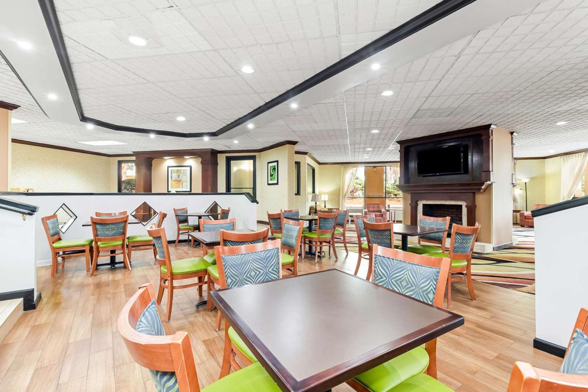 Quality Inn & Suites Florence Civic Center Экстерьер фото