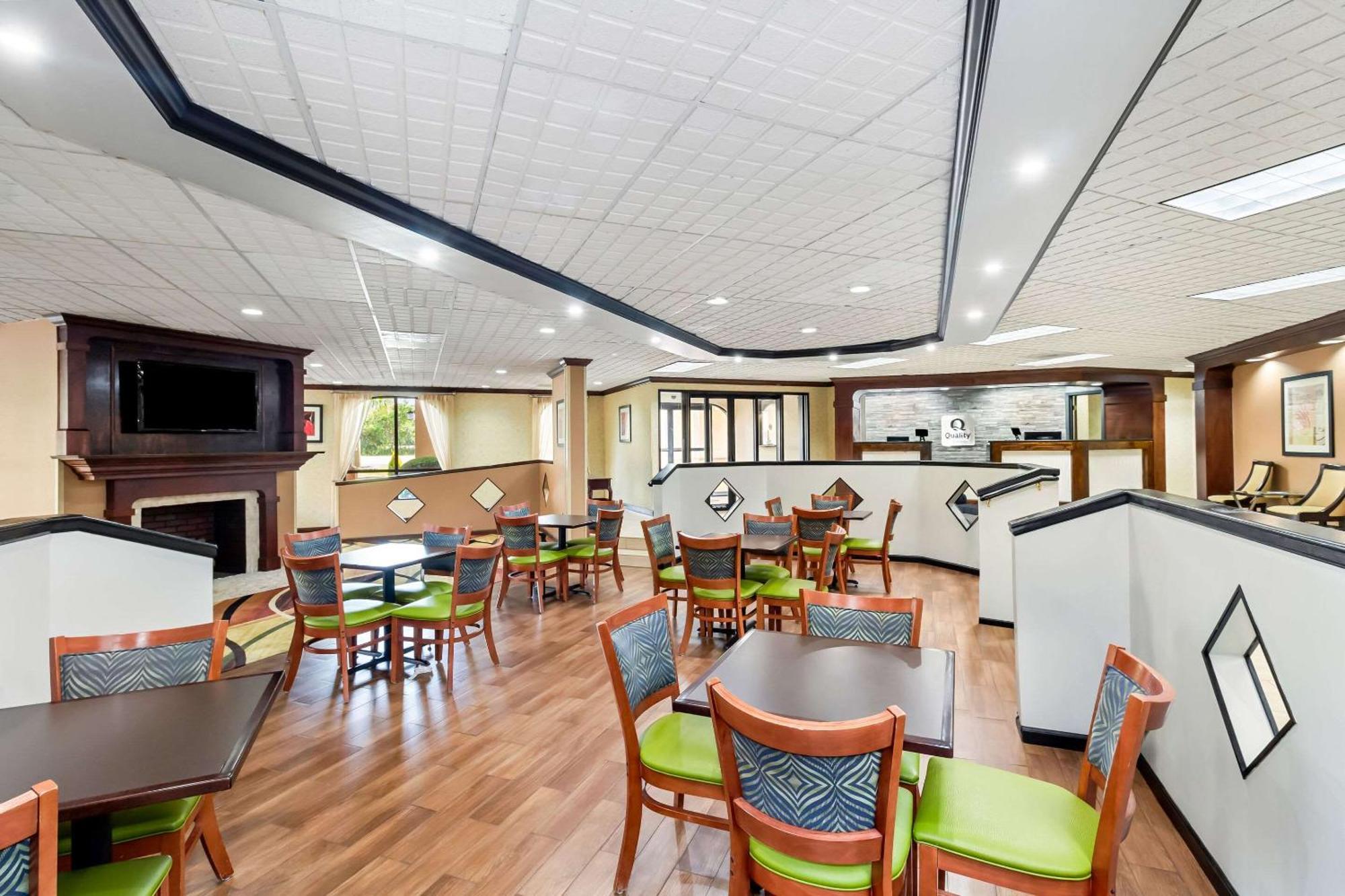 Quality Inn & Suites Florence Civic Center Экстерьер фото