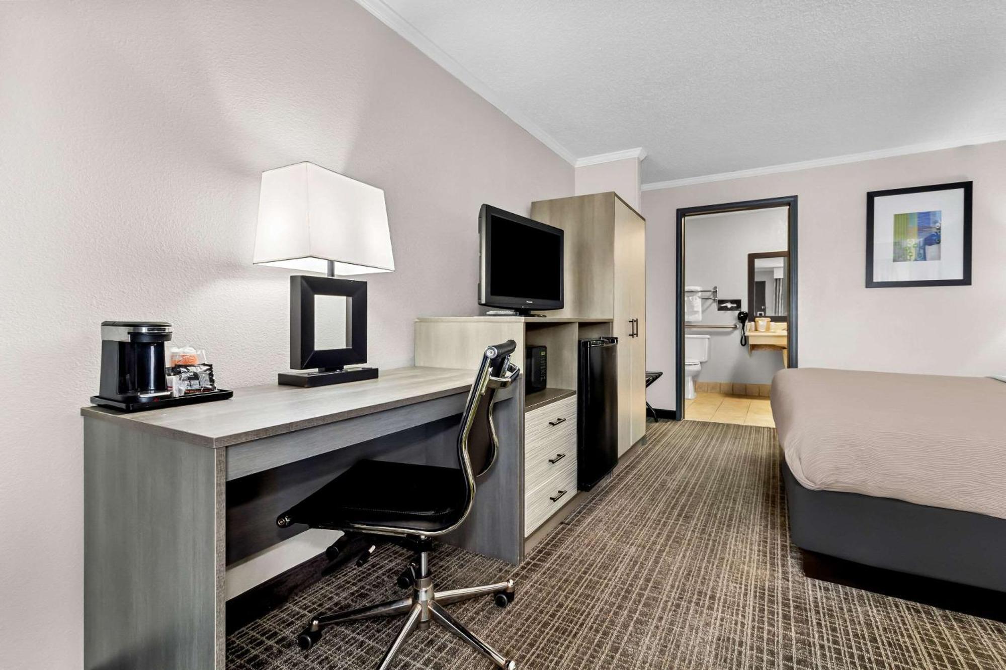 Quality Inn & Suites Florence Civic Center Экстерьер фото