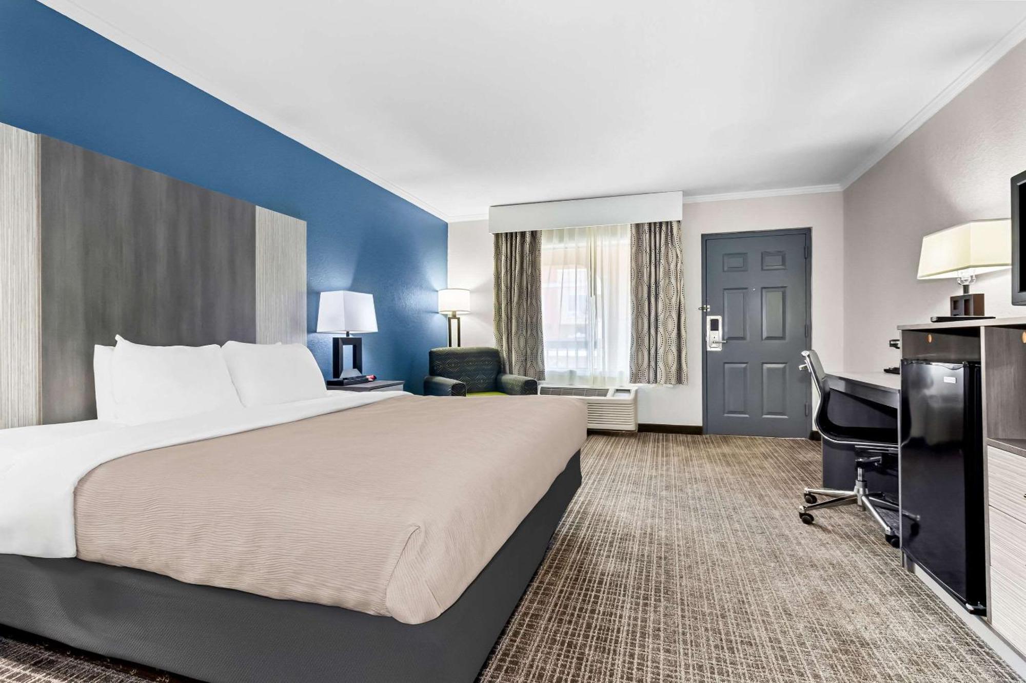 Quality Inn & Suites Florence Civic Center Экстерьер фото