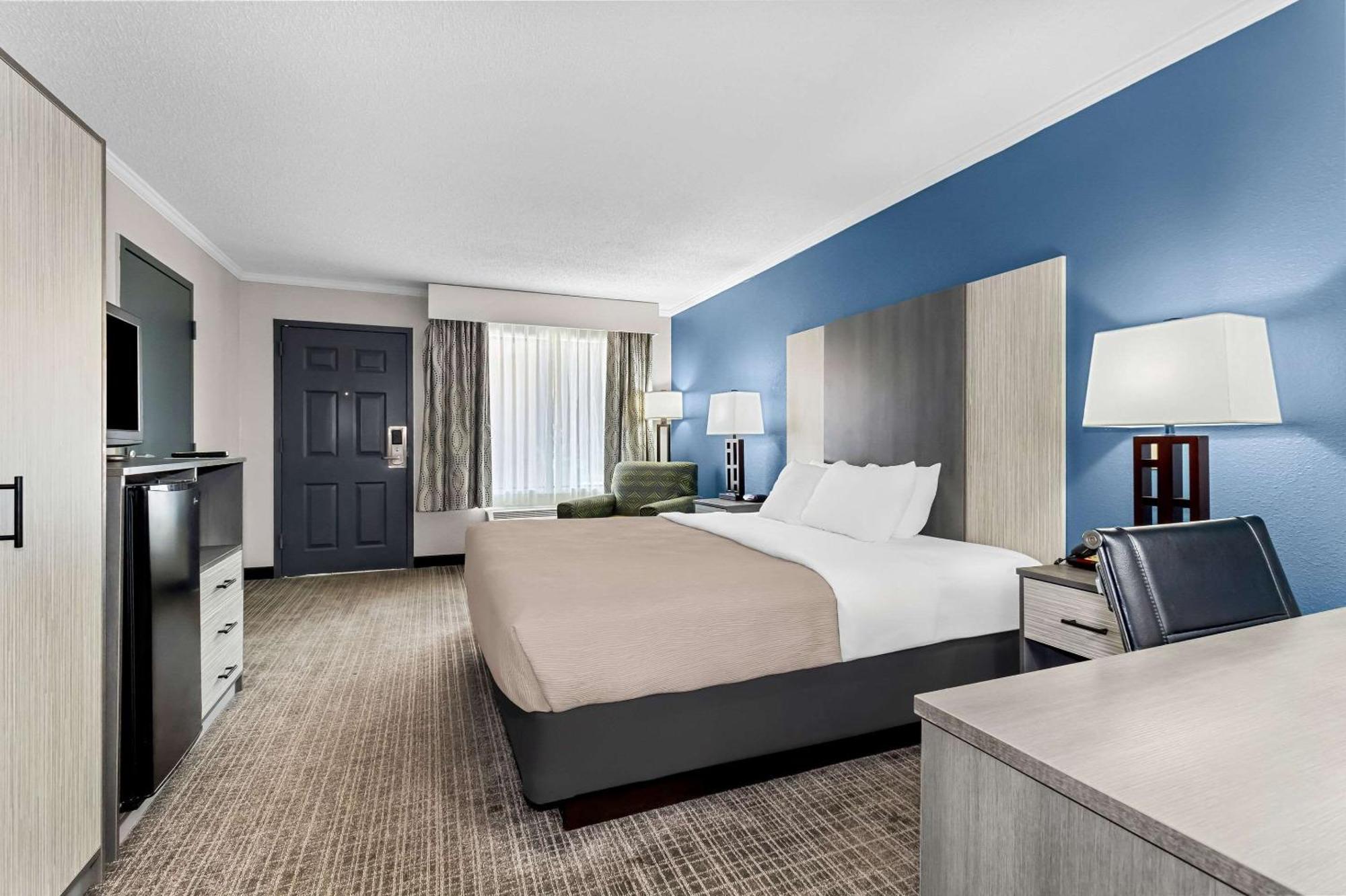 Quality Inn & Suites Florence Civic Center Экстерьер фото