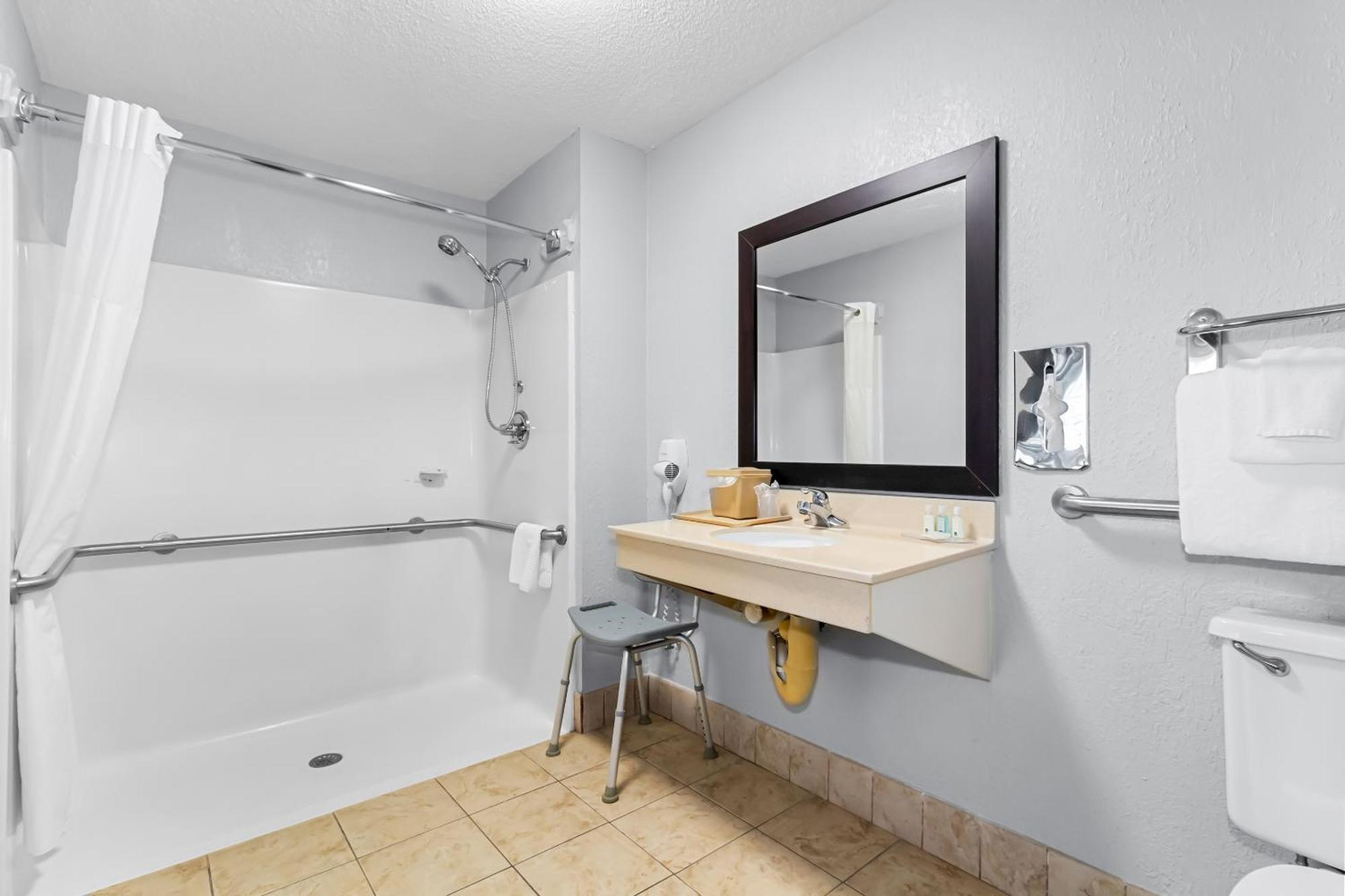 Quality Inn & Suites Florence Civic Center Экстерьер фото