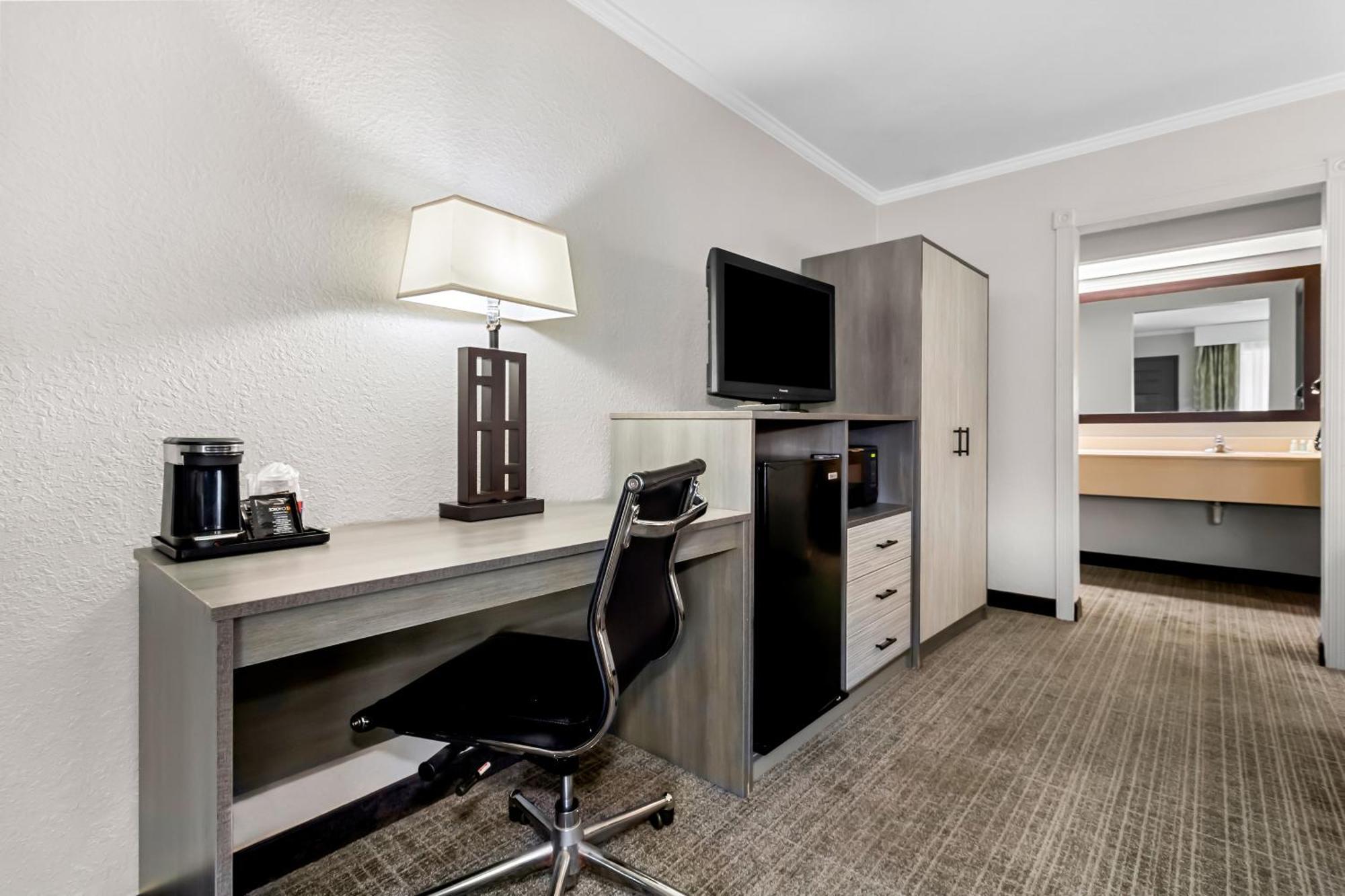 Quality Inn & Suites Florence Civic Center Экстерьер фото