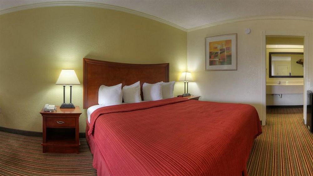 Quality Inn & Suites Florence Civic Center Экстерьер фото